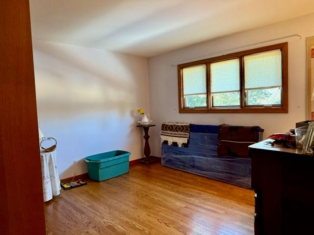 7700 Apple Tree Lane, Willowbrook, IL 60527