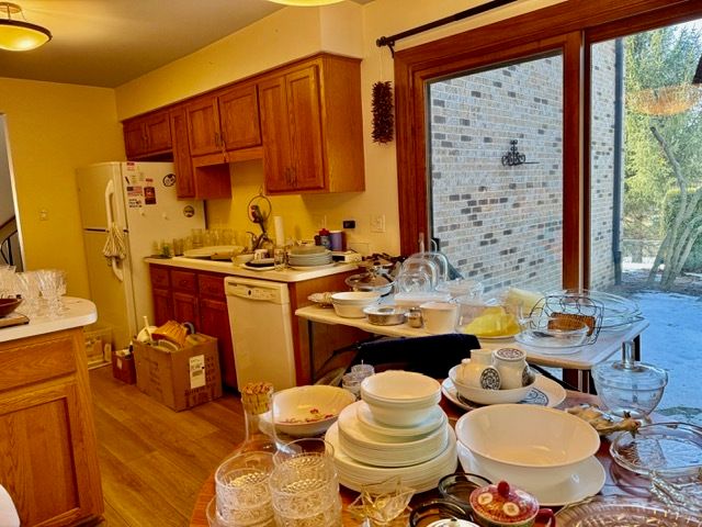 7700 Apple Tree Lane, Willowbrook, IL 60527