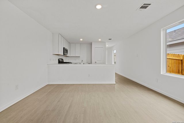 12707 Kathleen St, San Antonio, TX 78152