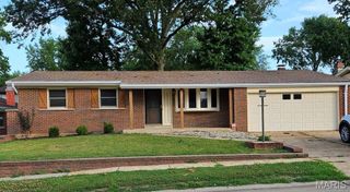 2615 Camino Drive, St Louis, MO 63125