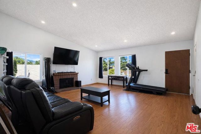 11493 Lev Avenue, San Fernando, CA 91345