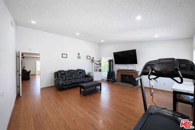 11493 Lev Avenue, San Fernando, CA 91345