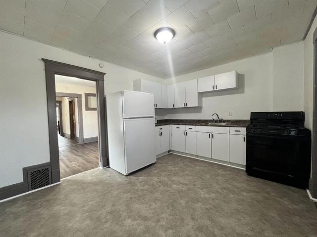 911 Lafayette Street, Waterloo, IA 50703