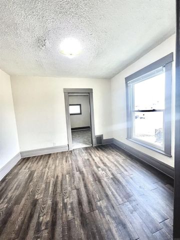 911 Lafayette Street, Waterloo, IA 50703