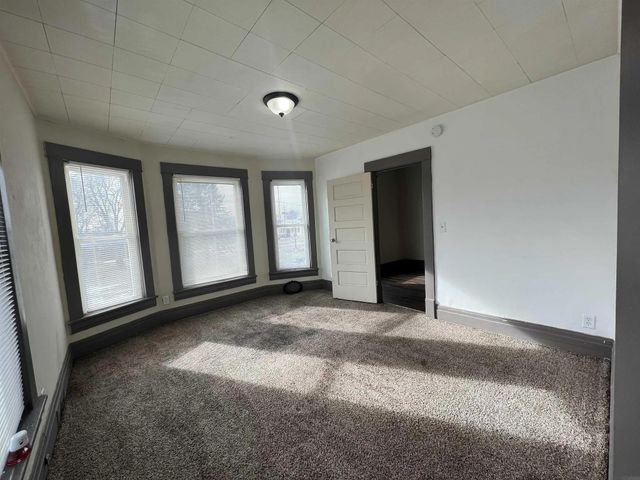 911 Lafayette Street, Waterloo, IA 50703