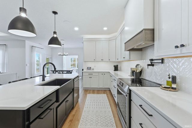 17890 Hutt Ridge Court, Huntertown, IN 46748