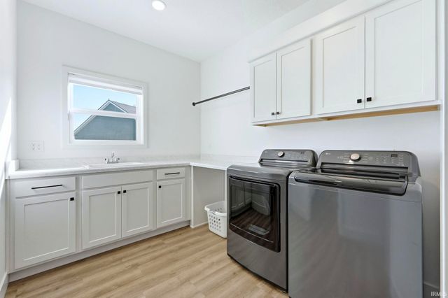 17890 Hutt Ridge Court, Huntertown, IN 46748