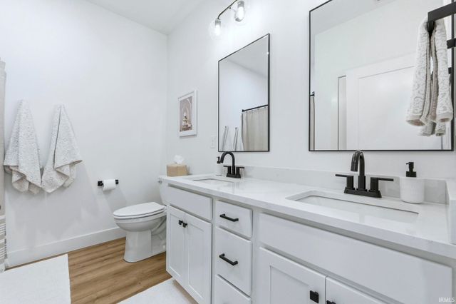 17890 Hutt Ridge Court, Huntertown, IN 46748