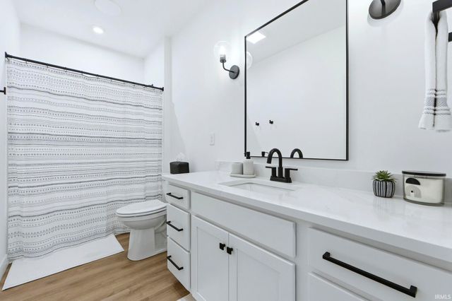 17890 Hutt Ridge Court, Huntertown, IN 46748