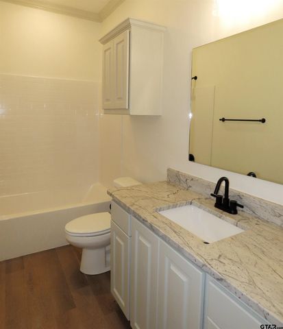 1692 Alamo Crossing, Tyler, TX 75701