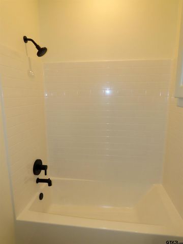 1692 Alamo Crossing, Tyler, TX 75701