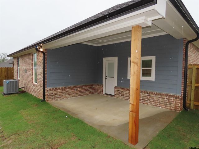 1692 Alamo Crossing, Tyler, TX 75701