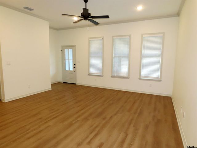 1692 Alamo Crossing, Tyler, TX 75701