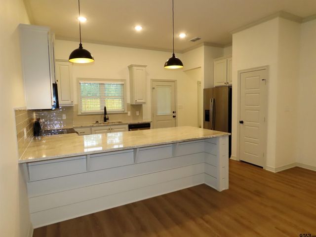 1692 Alamo Crossing, Tyler, TX 75701