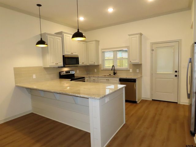 1692 Alamo Crossing, Tyler, TX 75701