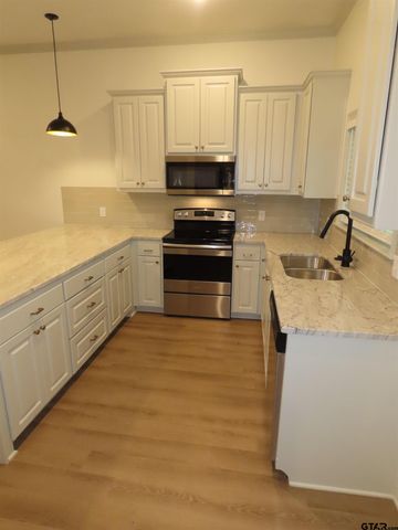 1692 Alamo Crossing, Tyler, TX 75701