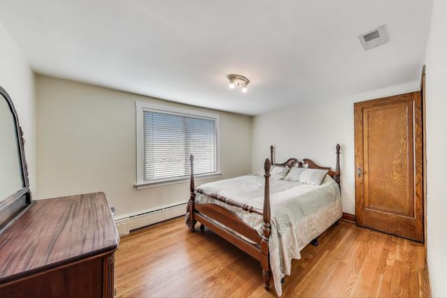 3237 Sunnyside Avenue, Brookfield, IL 60513