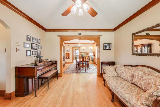 3237 Sunnyside Avenue, Brookfield, IL 60513