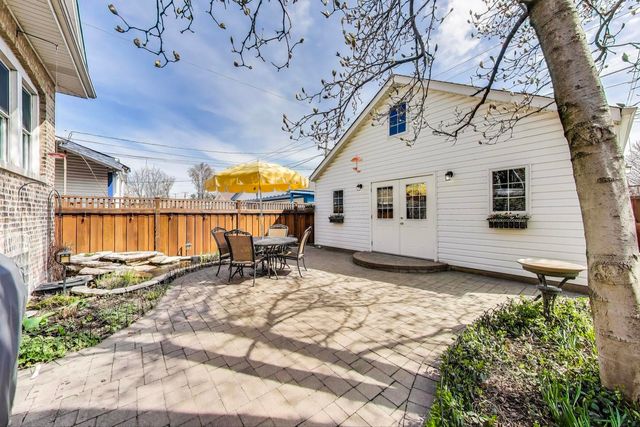 3237 Sunnyside Avenue, Brookfield, IL 60513