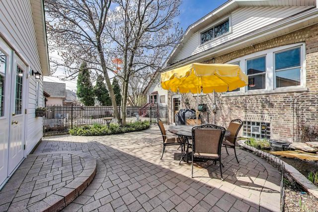 3237 Sunnyside Avenue, Brookfield, IL 60513