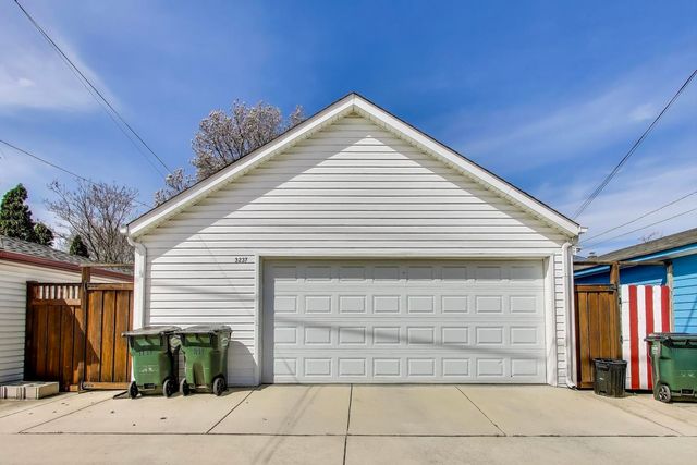 3237 Sunnyside Avenue, Brookfield, IL 60513