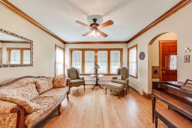 3237 Sunnyside Avenue, Brookfield, IL 60513