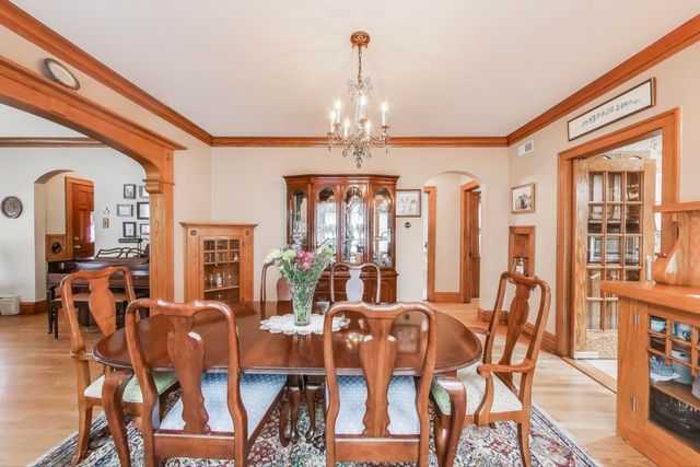 3237 Sunnyside Avenue, Brookfield, IL 60513