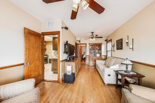 3237 Sunnyside Avenue, Brookfield, IL 60513