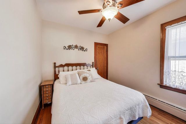 3237 Sunnyside Avenue, Brookfield, IL 60513