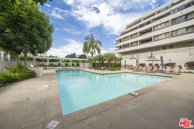 121 S Hope Street 517, Los Angeles, CA 90012