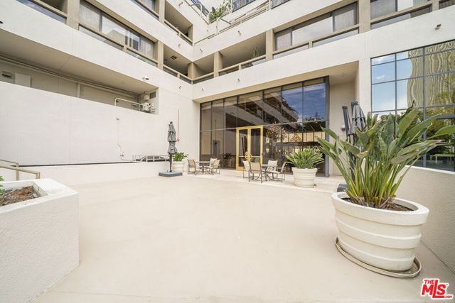 121 S Hope Street 517, Los Angeles, CA 90012