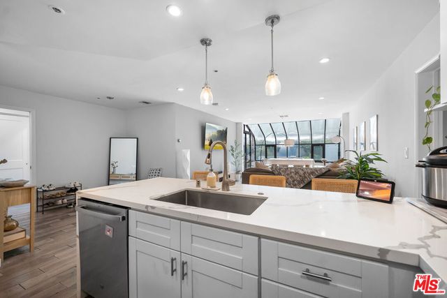 121 S Hope Street 517, Los Angeles, CA 90012