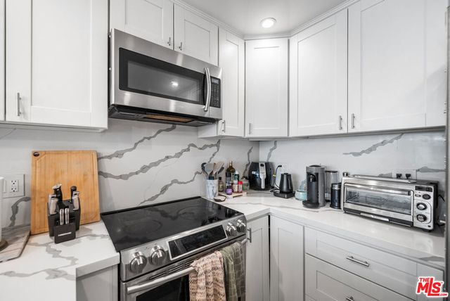 121 S Hope Street 517, Los Angeles, CA 90012