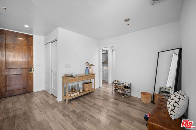 121 S Hope Street 517, Los Angeles, CA 90012