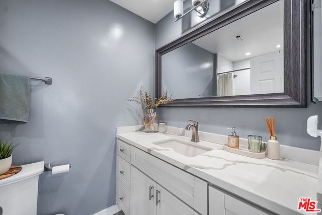 121 S Hope Street 517, Los Angeles, CA 90012