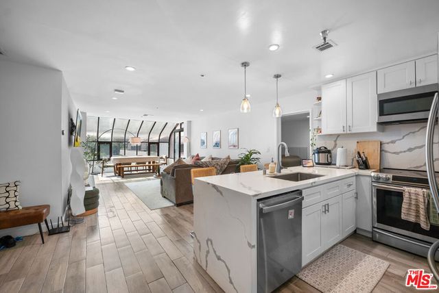 121 S Hope Street 517, Los Angeles, CA 90012