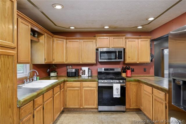 8014 Ridge Way, Georgetown, IN 47122