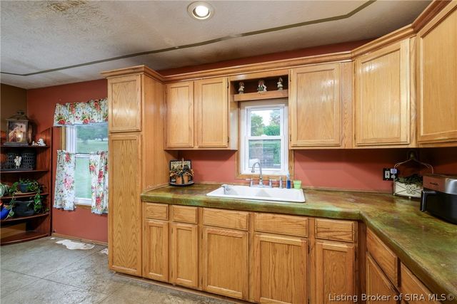 8014 Ridge Way, Georgetown, IN 47122
