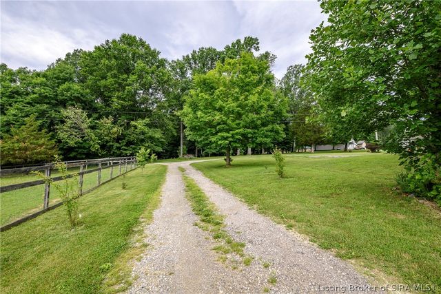 8014 Ridge Way, Georgetown, IN 47122