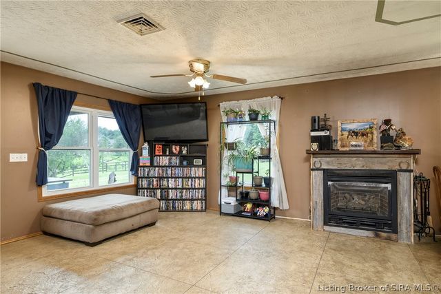 8014 Ridge Way, Georgetown, IN 47122