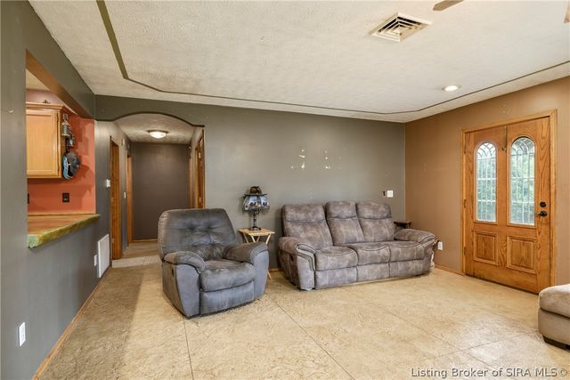 8014 Ridge Way, Georgetown, IN 47122