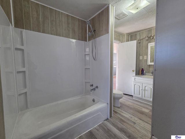 520 N Academy Avenue, York, NE 68467