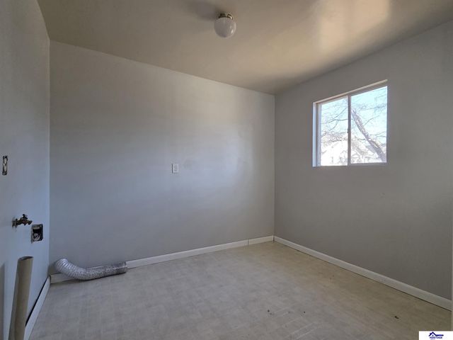 520 N Academy Avenue, York, NE 68467