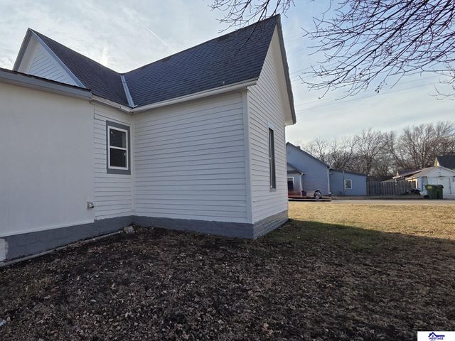 520 N Academy Avenue, York, NE 68467
