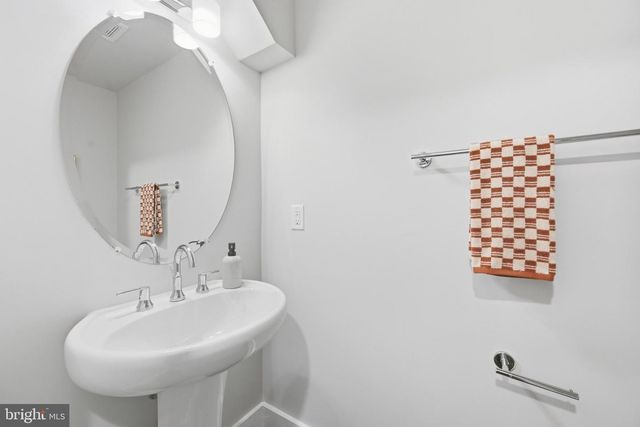 1739 13TH ST S, Arlington, VA 22204