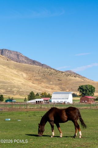 152 N 8750, Huntsville, UT 84317