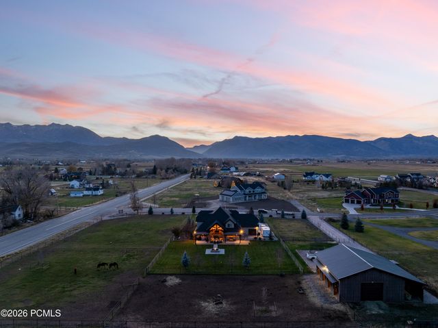 152 N 8750, Huntsville, UT 84317