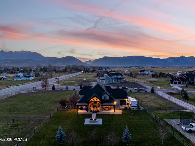 152 N 8750, Huntsville, UT 84317