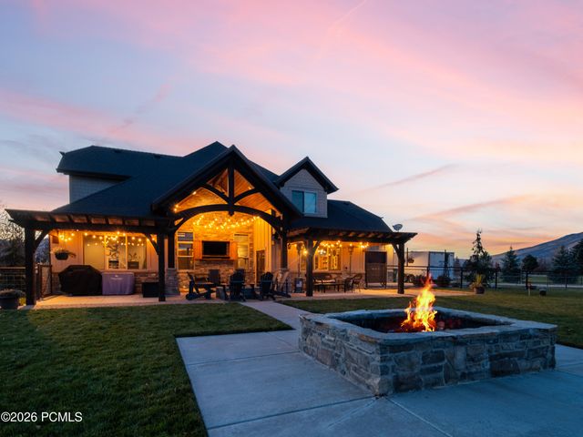 152 N 8750, Huntsville, UT 84317