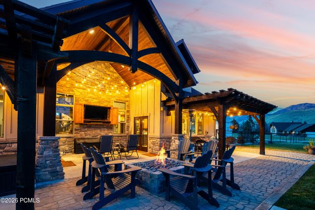 152 N 8750, Huntsville, UT 84317